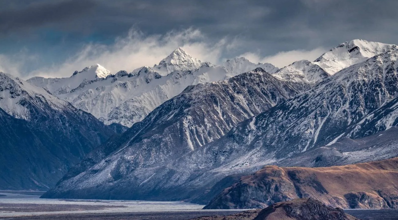 Nuka Honey beekeeper in New Zealand